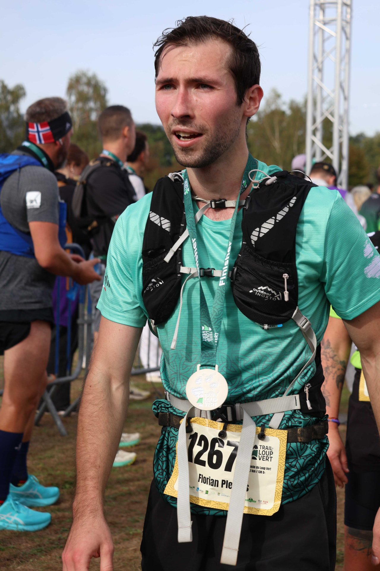 Les finishers avec leurs médailles, photo 2