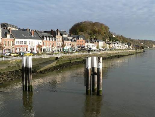 Quai de Duclair au bord de la Seine